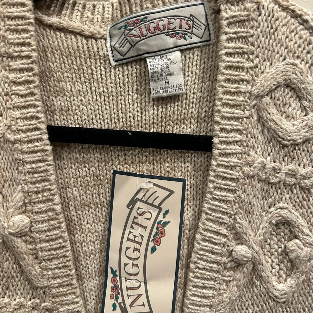 New with tags gray sweater vest size medium - Picture 2 of 3
